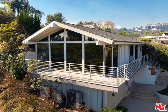 1127 Angelo Drive, Beverly Hills, CA 90210