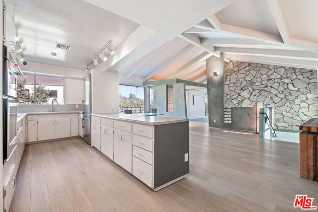 1127 Angelo Drive, Beverly Hills, CA 90210