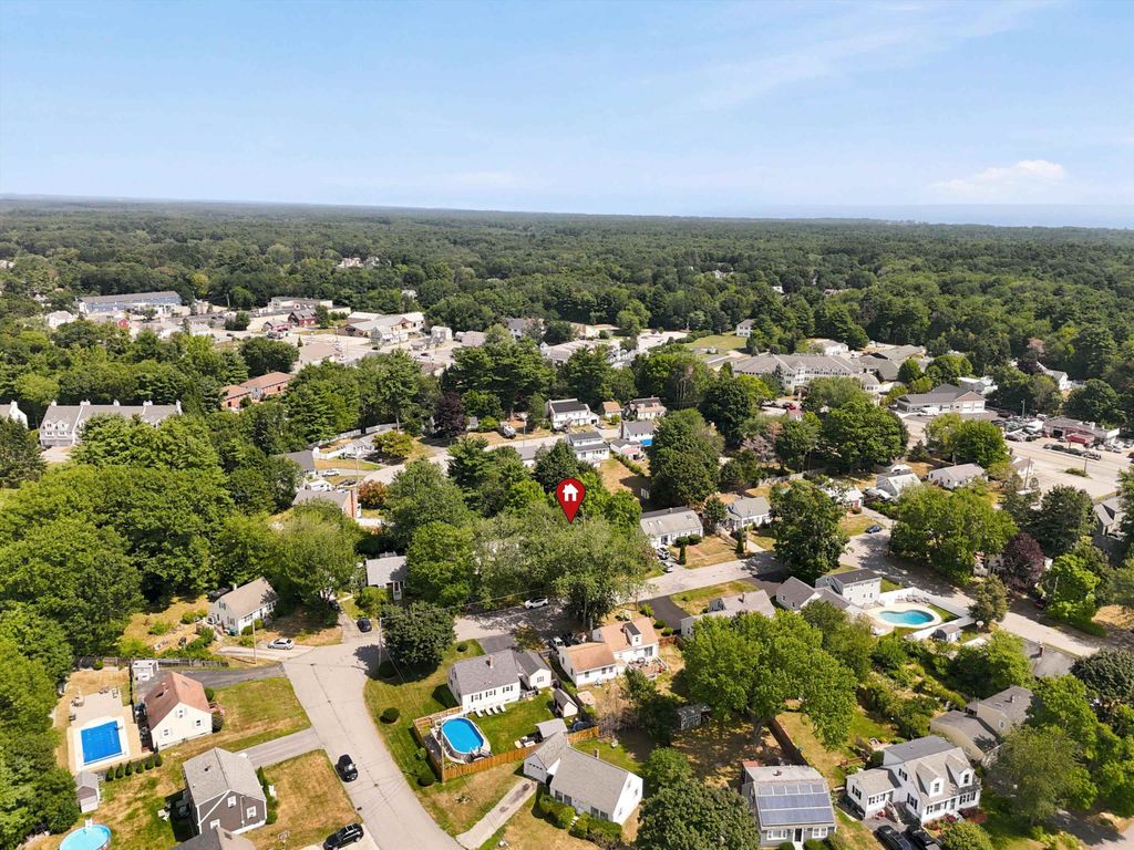 Image 13 of property listing at 13 Fairfield Drive, Hampton, NH 03842