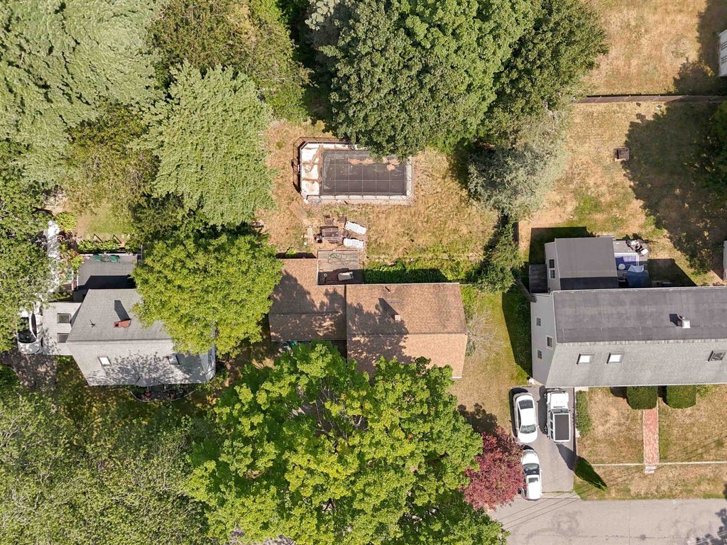 Image 6 of property listing at 13 Fairfield Drive, Hampton, NH 03842