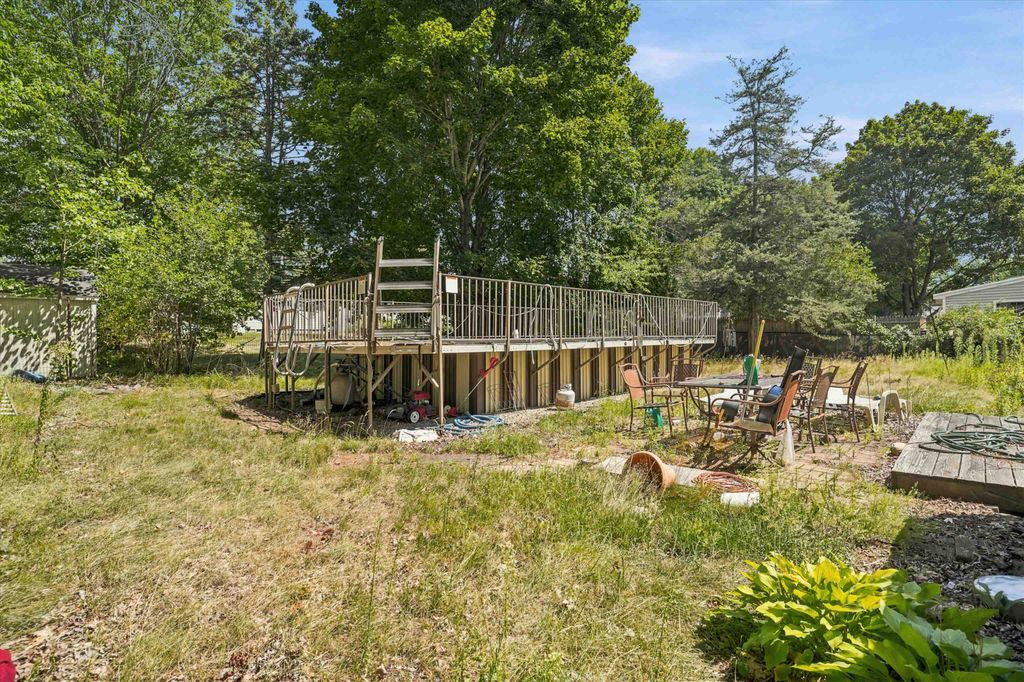 Image 8 of property listing at 13 Fairfield Drive, Hampton, NH 03842