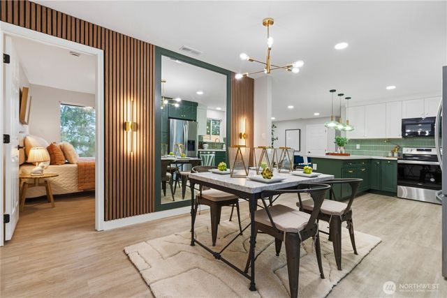 9808 S 252nd St, Kent, WA 98030