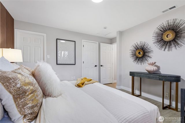 9808 S 252nd St, Kent, WA 98030