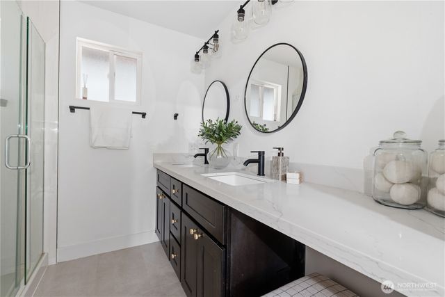 9808 S 252nd St, Kent, WA 98030