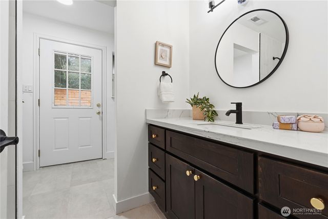 9808 S 252nd St, Kent, WA 98030