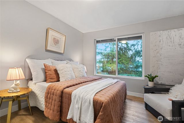 9808 S 252nd St, Kent, WA 98030