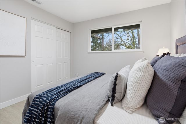 9808 S 252nd St, Kent, WA 98030