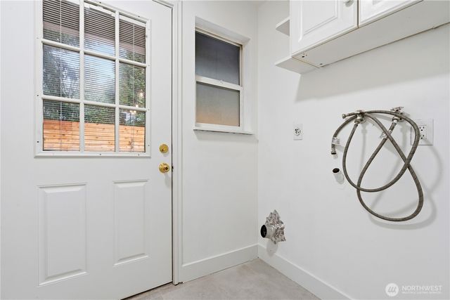 9808 S 252nd St, Kent, WA 98030