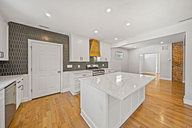 650 Stewart Avenue, Columbus, OH 43206
