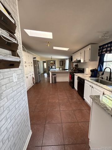 4132 Accors, Elmendorf, TX 78112