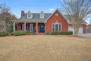 3202 Vicksburg Drive SW, Decatur, AL 35603