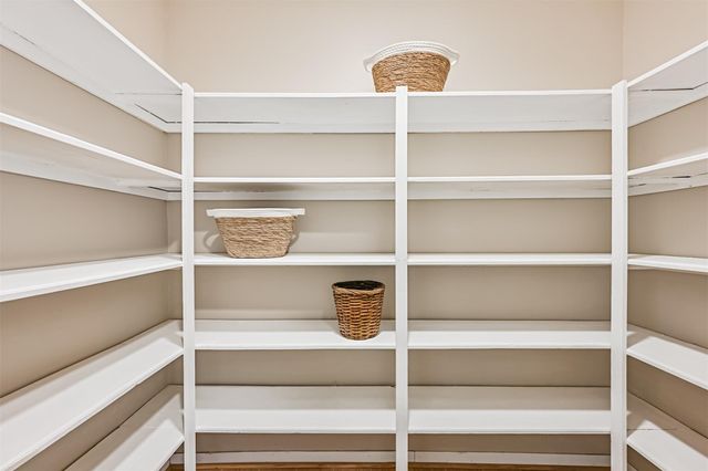 304 Avondale Lane, Friendswood, TX 77546