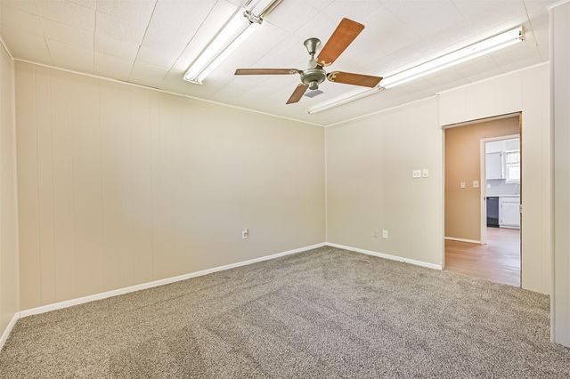 304 Avondale Lane, Friendswood, TX 77546