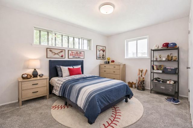 304 Avondale Lane, Friendswood, TX 77546