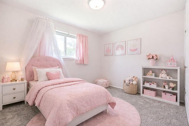 304 Avondale Lane, Friendswood, TX 77546