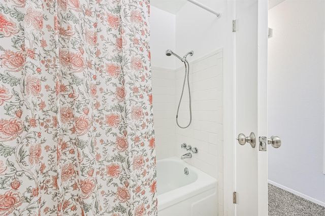 304 Avondale Lane, Friendswood, TX 77546