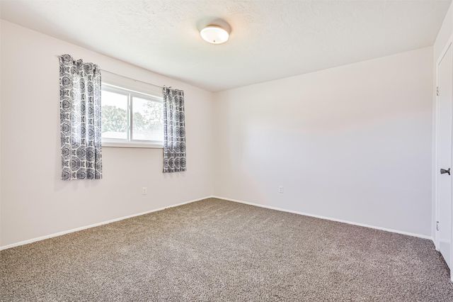 304 Avondale Lane, Friendswood, TX 77546