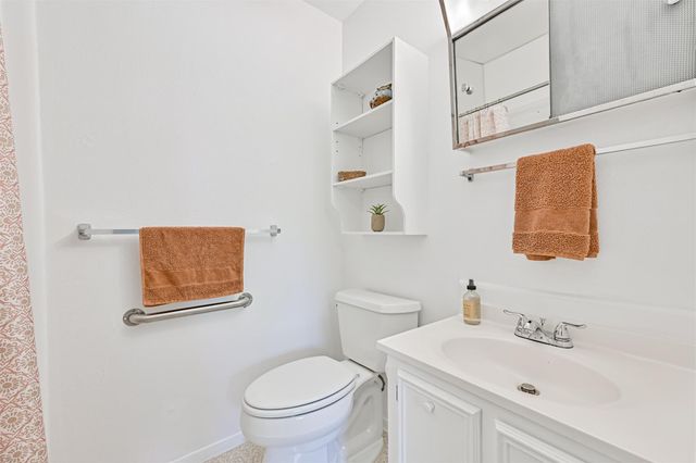 304 Avondale Lane, Friendswood, TX 77546