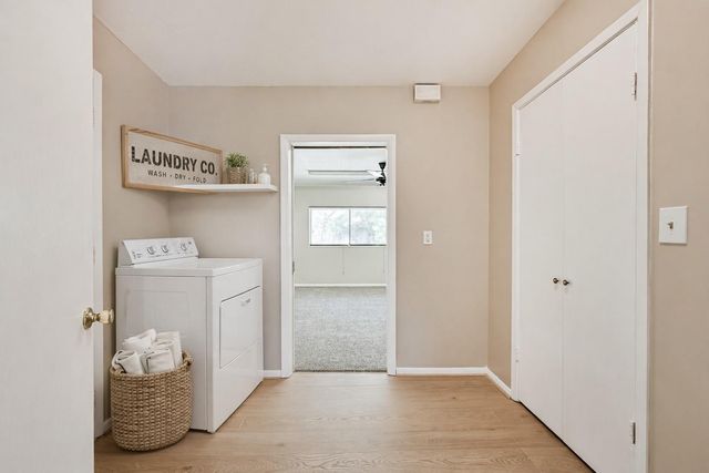 304 Avondale Lane, Friendswood, TX 77546