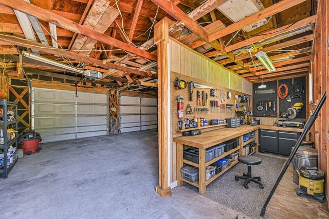 304 Avondale Lane, Friendswood, TX 77546