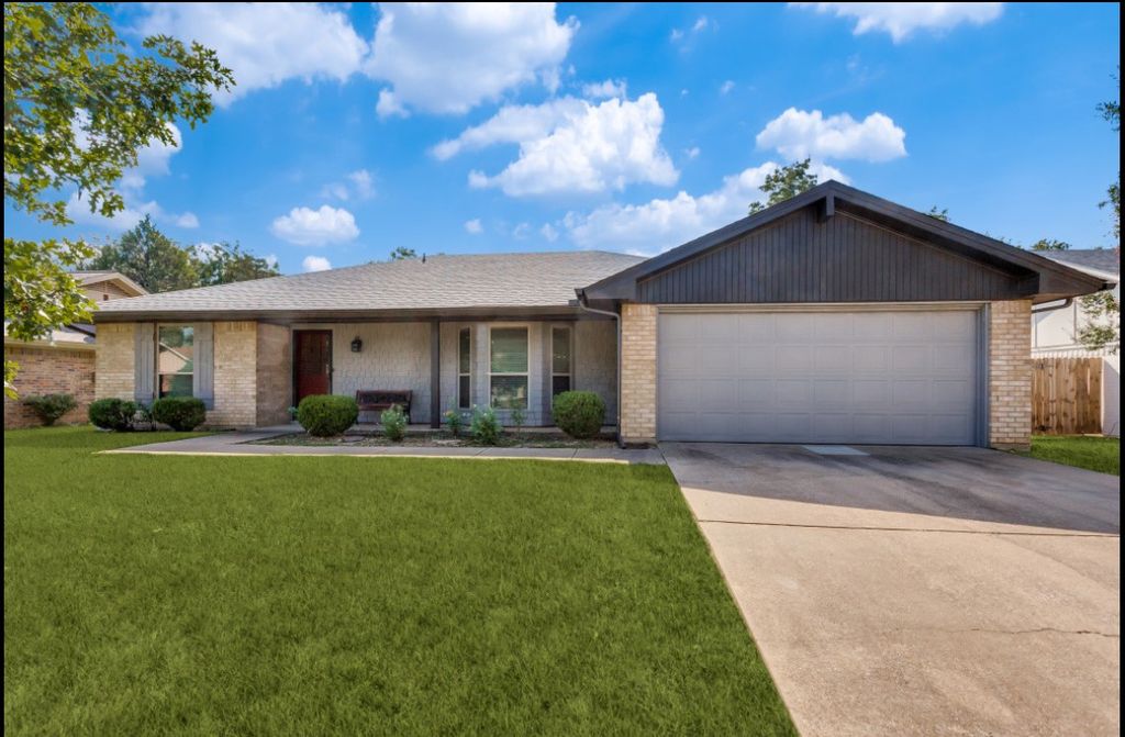 2831 Panhandle Drive, Grapevine, TX 76051