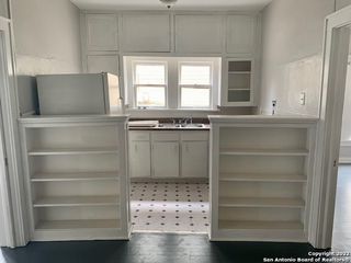 1140 W Ashby Pl Apt 1, San Antonio, TX 78201