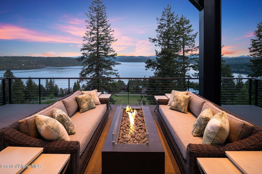 6322 W PLATINUM DR, Coeur d'Alene, ID 83814 photo 2