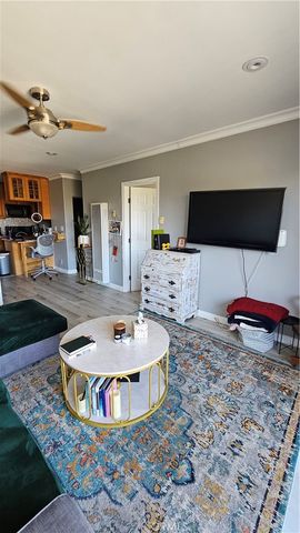 4431 Don Ricardo Dr 13, Los Angeles, CA 90008