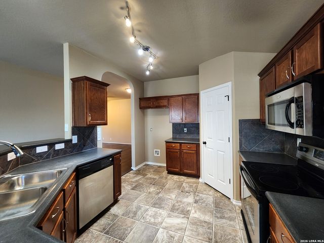 246 CRANE CREST DR, New Braunfels, TX 78130
