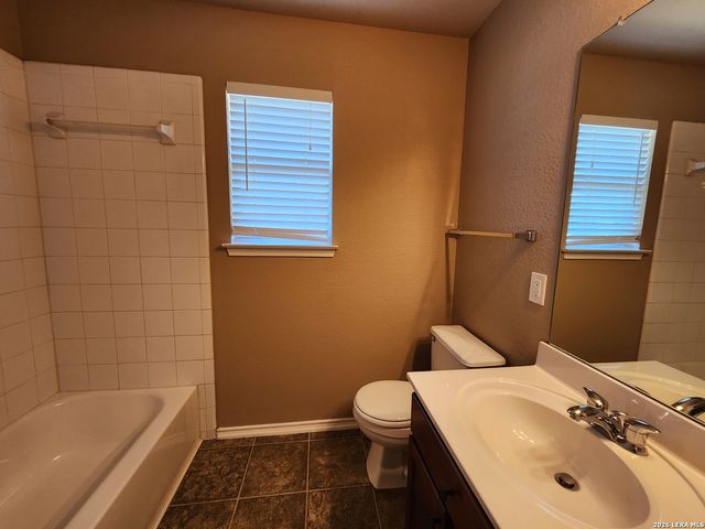 246 CRANE CREST DR, New Braunfels, TX 78130