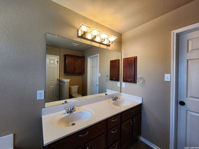 246 CRANE CREST DR, New Braunfels, TX 78130