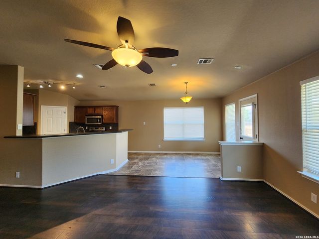 246 CRANE CREST DR, New Braunfels, TX 78130