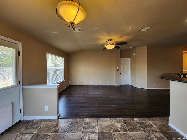 246 CRANE CREST DR, New Braunfels, TX 78130