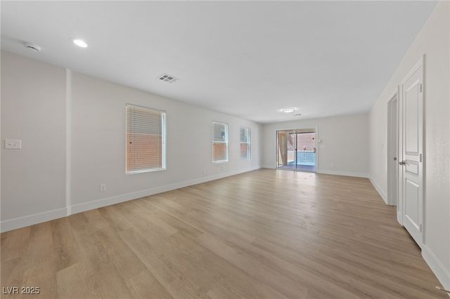 6449 Lake Scene Street, Las Vegas, NV 89148