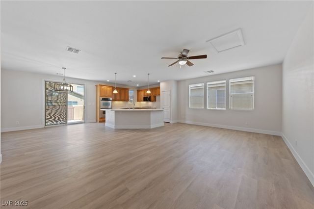 6449 Lake Scene Street, Las Vegas, NV 89148