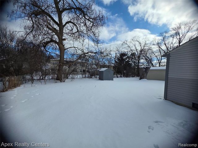 32757 Missaukee Court, Westland, MI 48186
