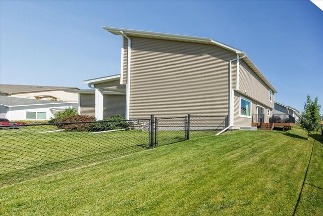 4420 E 44th Street, Des Moines, IA 50317