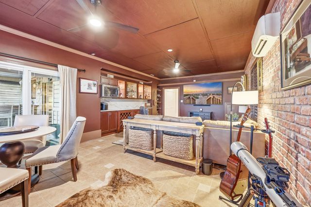 46 High Hammock Way, Pawleys Island, SC 29585