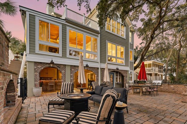 46 High Hammock Way, Pawleys Island, SC 29585