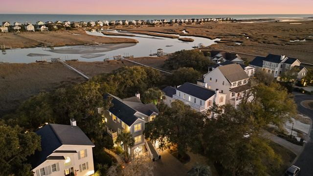 46 High Hammock Way, Pawleys Island, SC 29585