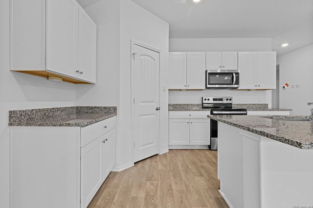 326 Bluetick Trail, Seguin, TX 78155