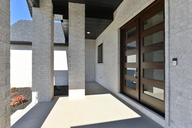 2044 N Unbridled Court, Springfield, MO 65802