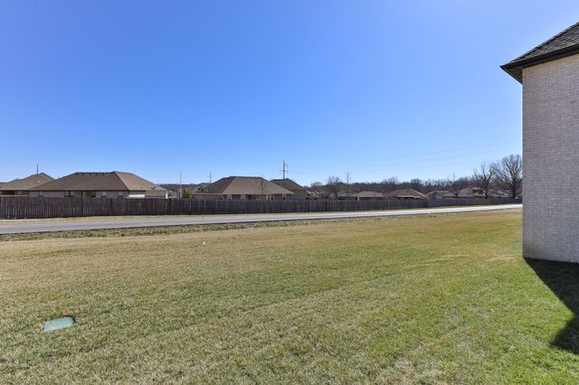 2044 N Unbridled Court, Springfield, MO 65802