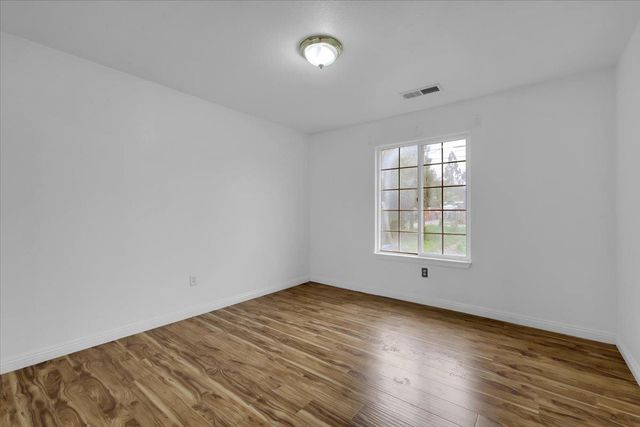 1644 3rd Ave, Olivehurst, CA 95961