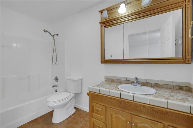 1644 3rd Ave, Olivehurst, CA 95961