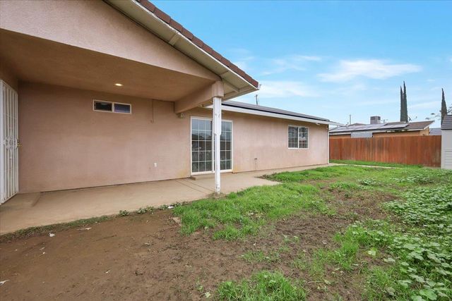 1644 3rd Ave, Olivehurst, CA 95961