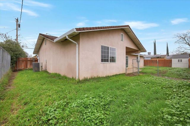 1644 3rd Ave, Olivehurst, CA 95961