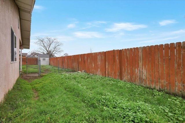 1644 3rd Ave, Olivehurst, CA 95961