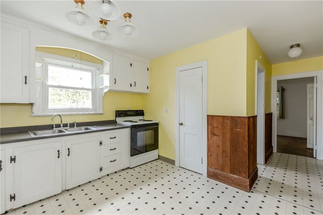 97 Floral Avenue, North Kingstown, RI 02852