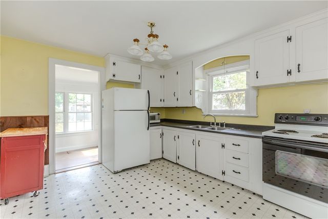 97 Floral Avenue, North Kingstown, RI 02852